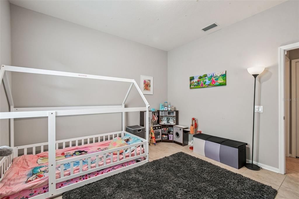 En Renta: $3,300 (4 camas, 3 baños, 2626 Pies cuadrados)