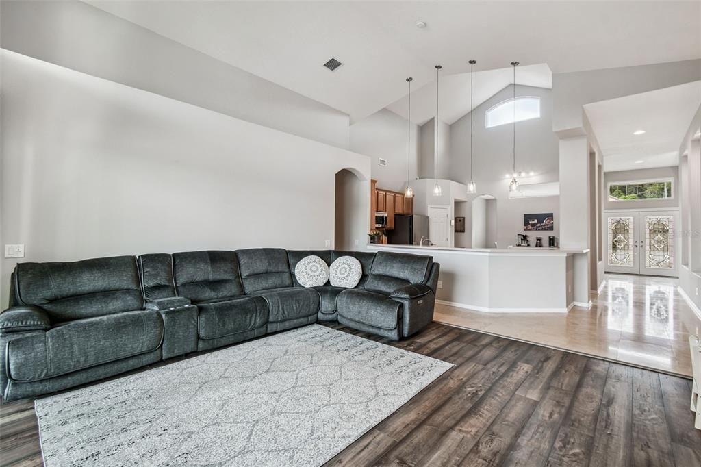 En Renta: $3,300 (4 camas, 3 baños, 2626 Pies cuadrados)