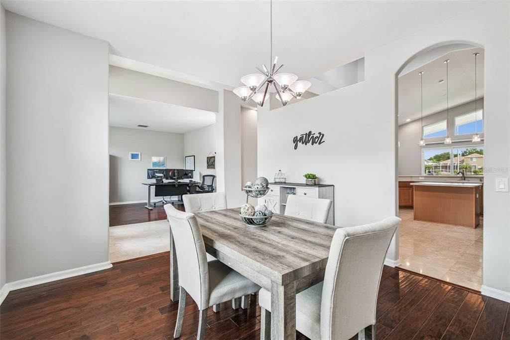 En Renta: $3,300 (4 camas, 3 baños, 2626 Pies cuadrados)