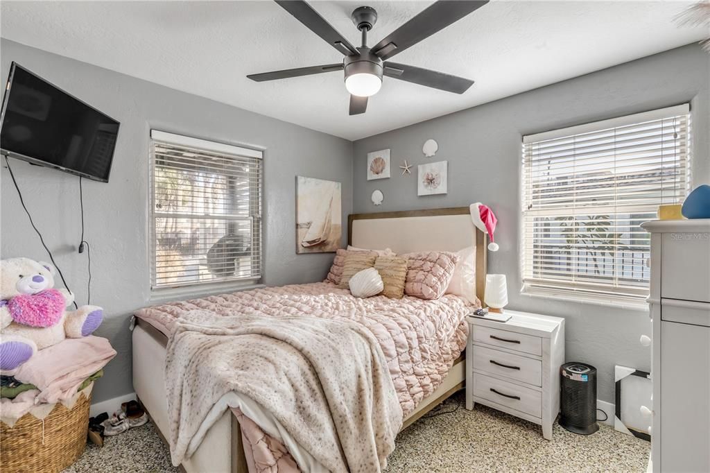 For Sale: $849,000 (2 beds, 2 baths, 1205 Square Feet)