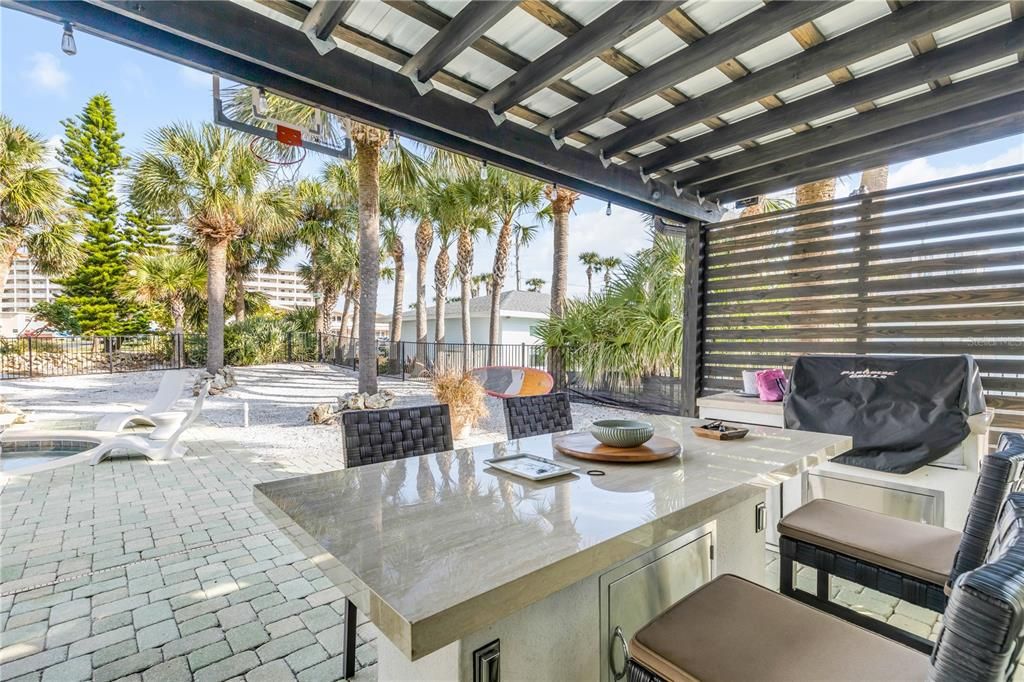 For Sale: $849,000 (2 beds, 2 baths, 1205 Square Feet)