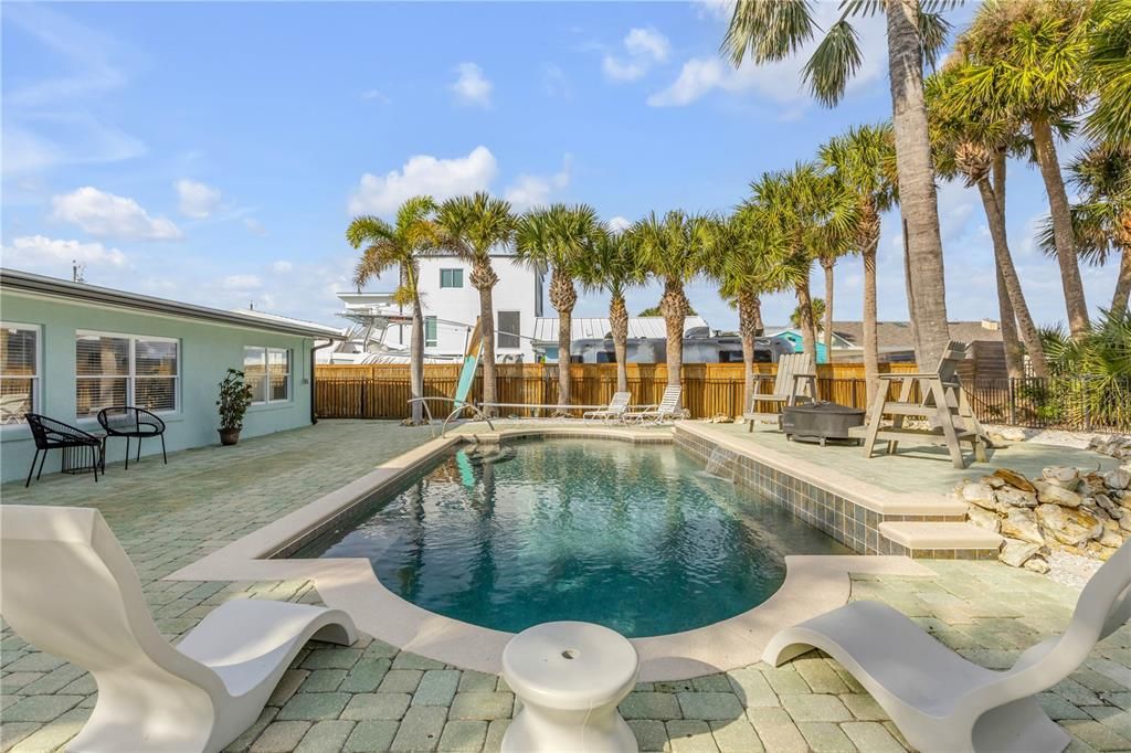 For Sale: $849,000 (2 beds, 2 baths, 1205 Square Feet)