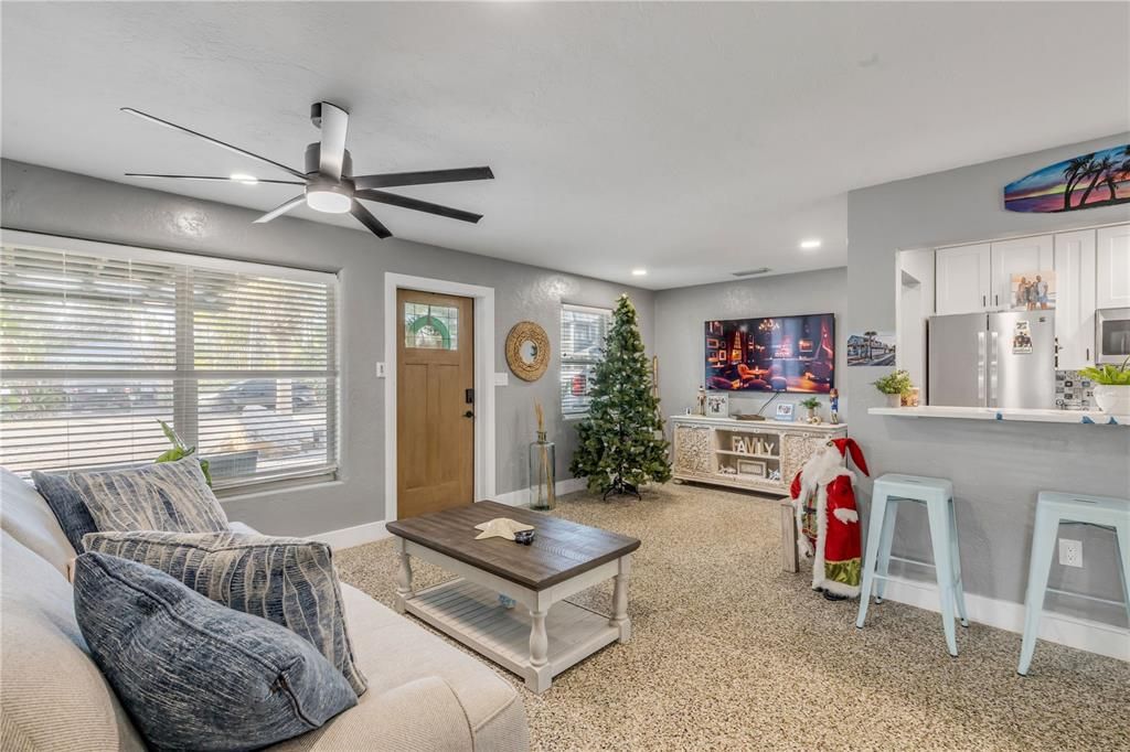 For Sale: $849,000 (2 beds, 2 baths, 1205 Square Feet)