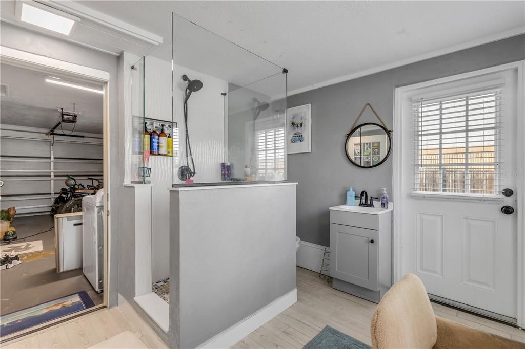 For Sale: $849,000 (2 beds, 2 baths, 1205 Square Feet)