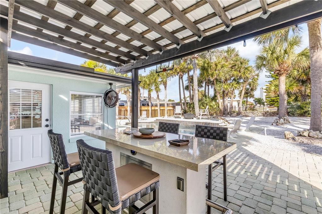 For Sale: $849,000 (2 beds, 2 baths, 1205 Square Feet)