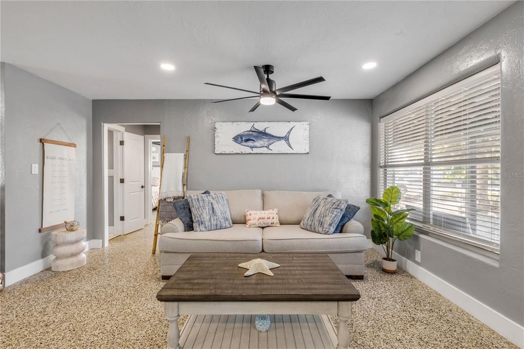 For Sale: $849,000 (2 beds, 2 baths, 1205 Square Feet)