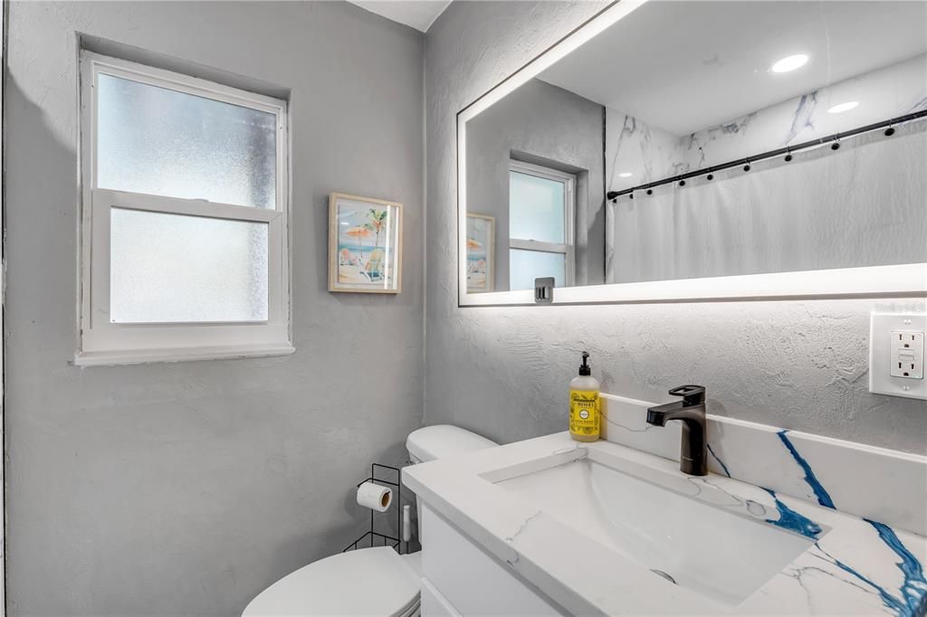 For Sale: $849,000 (2 beds, 2 baths, 1205 Square Feet)