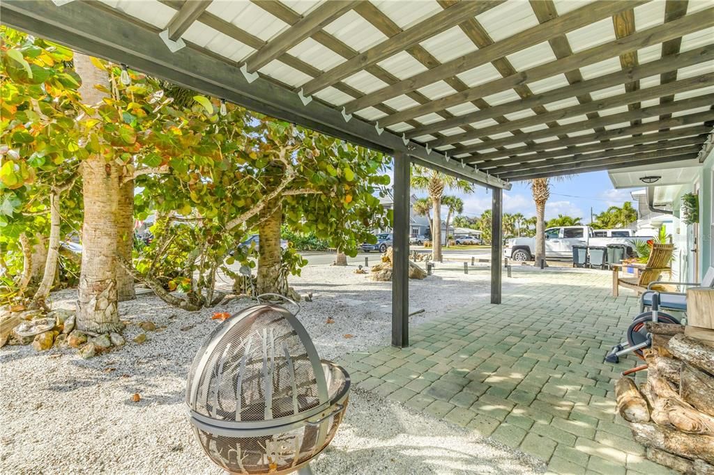 For Sale: $849,000 (2 beds, 2 baths, 1205 Square Feet)