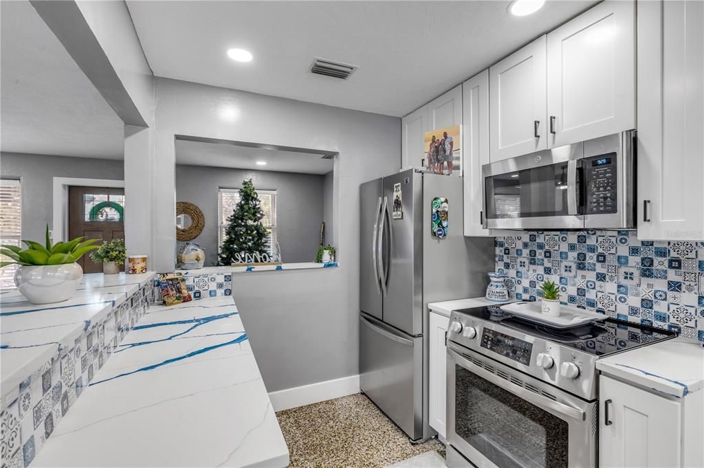 For Sale: $849,000 (2 beds, 2 baths, 1205 Square Feet)