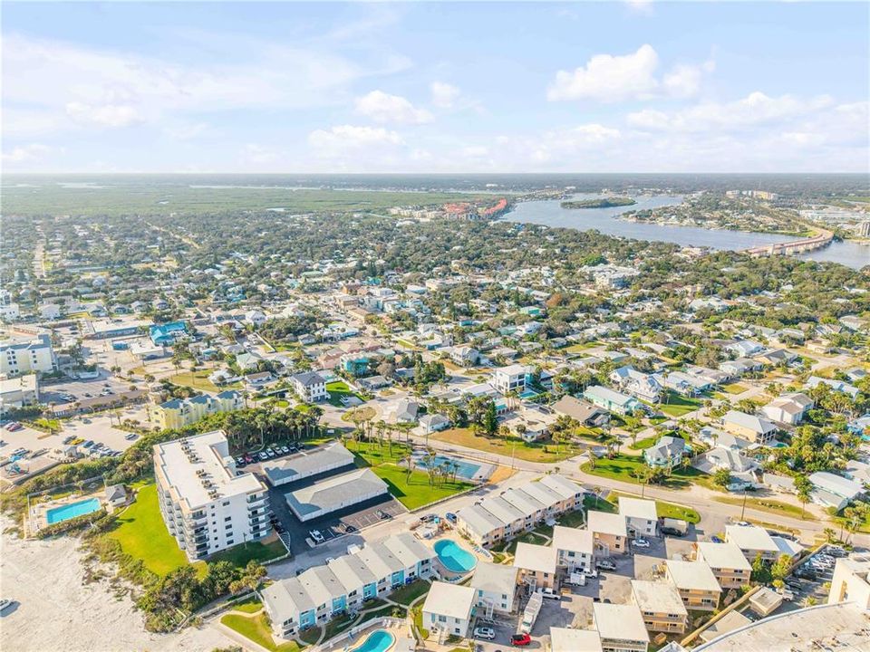 For Sale: $849,000 (2 beds, 2 baths, 1205 Square Feet)