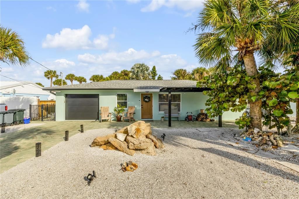 For Sale: $849,000 (2 beds, 2 baths, 1205 Square Feet)