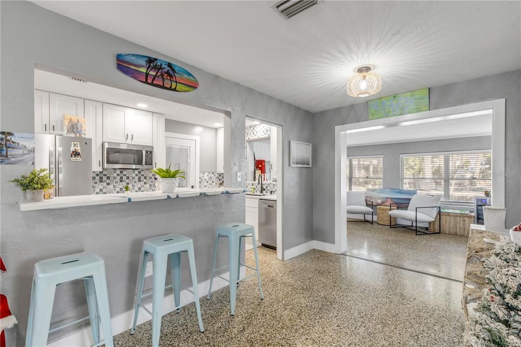 For Sale: $849,000 (2 beds, 2 baths, 1205 Square Feet)