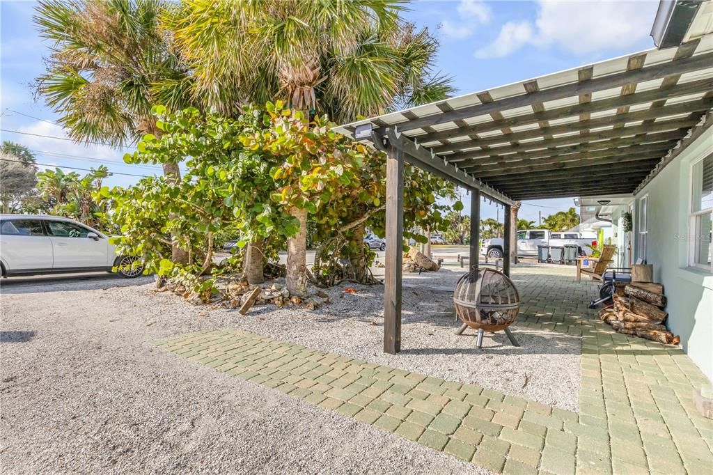 For Sale: $849,000 (2 beds, 2 baths, 1205 Square Feet)