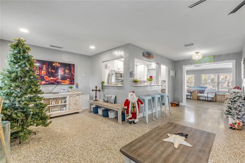 For Sale: $849,000 (2 beds, 2 baths, 1205 Square Feet)