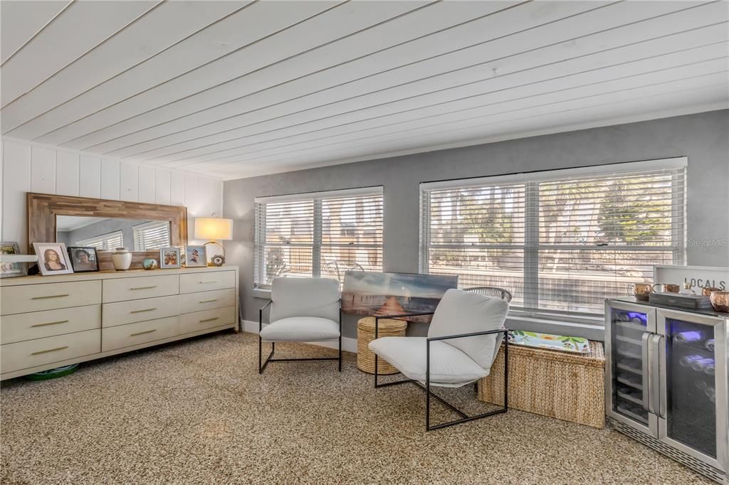 For Sale: $849,000 (2 beds, 2 baths, 1205 Square Feet)