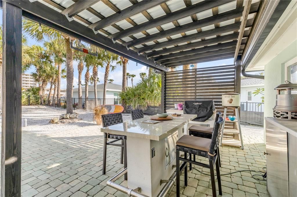 For Sale: $849,000 (2 beds, 2 baths, 1205 Square Feet)