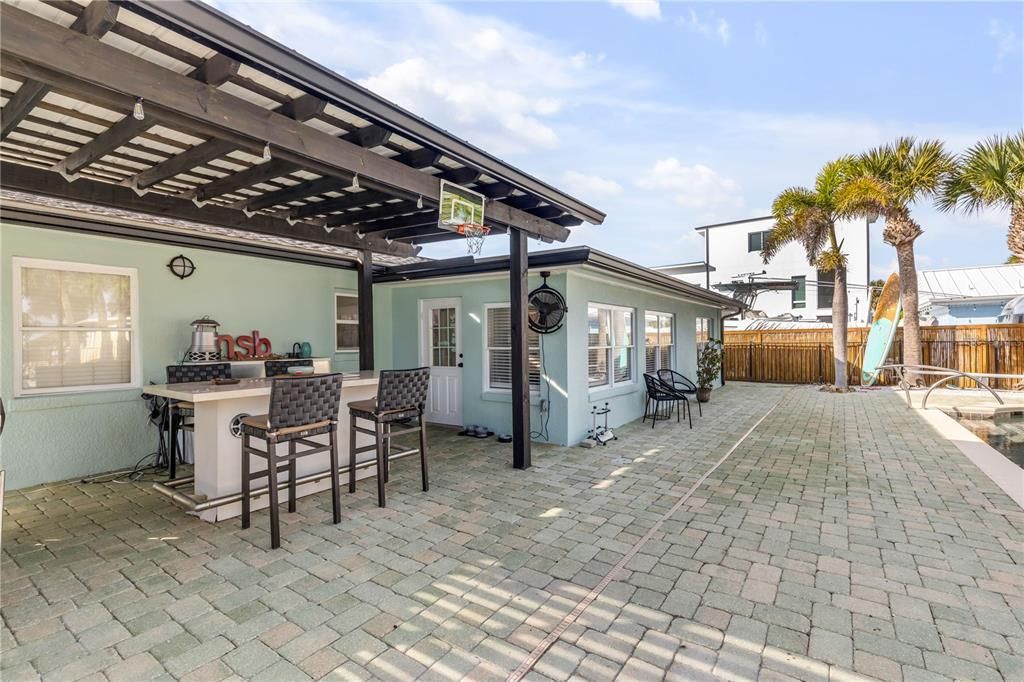 For Sale: $849,000 (2 beds, 2 baths, 1205 Square Feet)