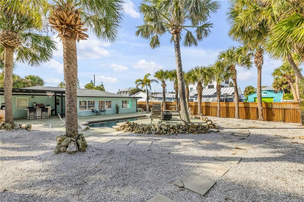 For Sale: $849,000 (2 beds, 2 baths, 1205 Square Feet)