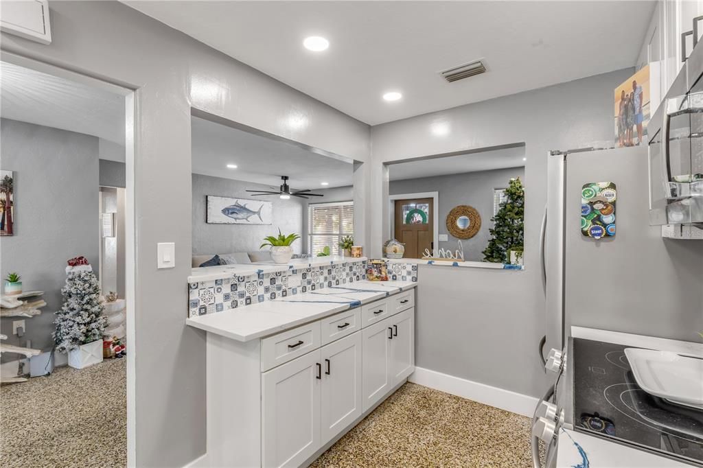 For Sale: $849,000 (2 beds, 2 baths, 1205 Square Feet)