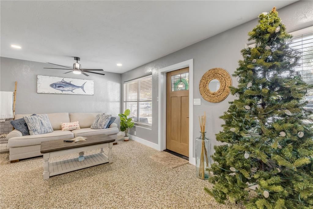 For Sale: $849,000 (2 beds, 2 baths, 1205 Square Feet)