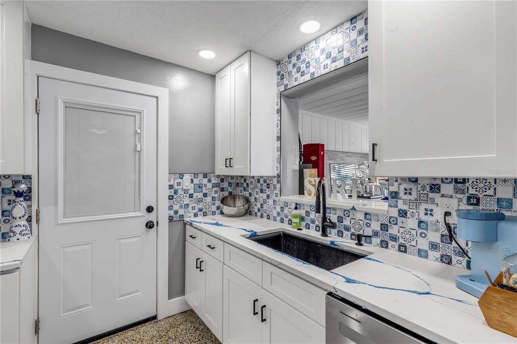 For Sale: $849,000 (2 beds, 2 baths, 1205 Square Feet)