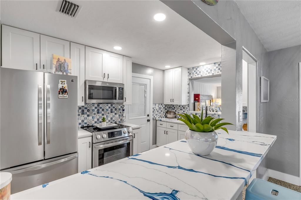 For Sale: $849,000 (2 beds, 2 baths, 1205 Square Feet)