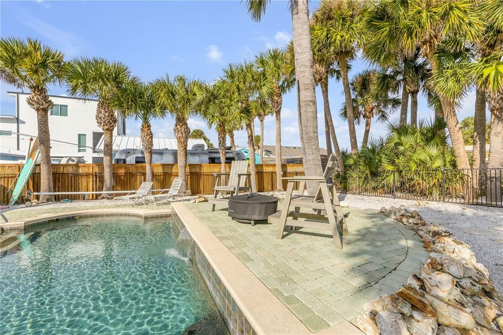 For Sale: $849,000 (2 beds, 2 baths, 1205 Square Feet)