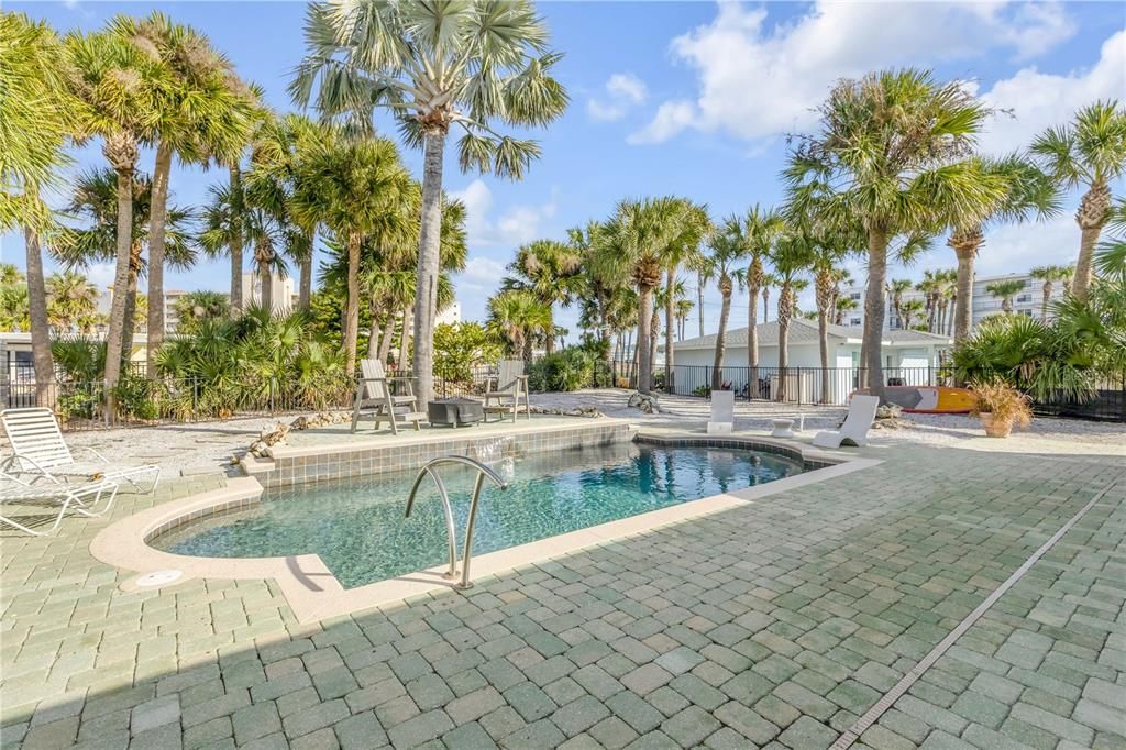 For Sale: $849,000 (2 beds, 2 baths, 1205 Square Feet)