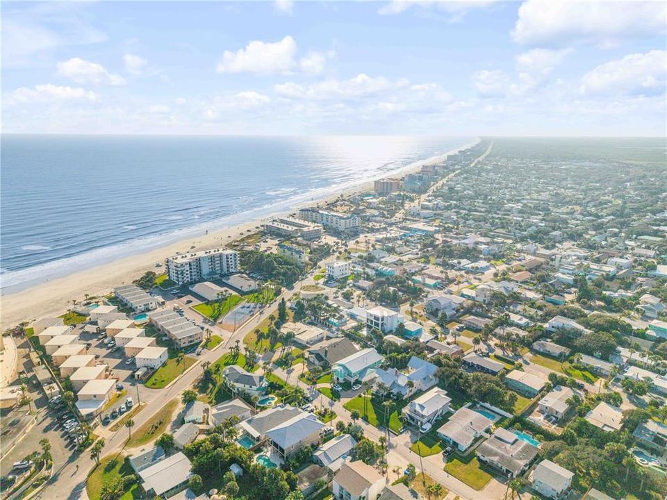 For Sale: $849,000 (2 beds, 2 baths, 1205 Square Feet)