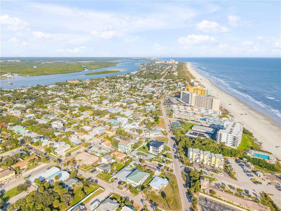 For Sale: $849,000 (2 beds, 2 baths, 1205 Square Feet)