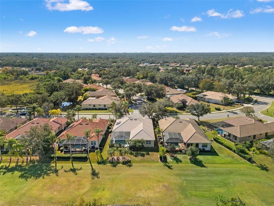 На продажу: $599,900 (4 спален, 3 ванн, 2351 Квадратных фут)