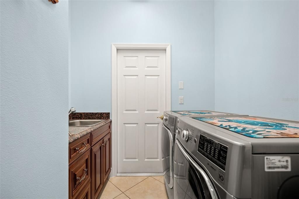 На продажу: $599,900 (4 спален, 3 ванн, 2351 Квадратных фут)