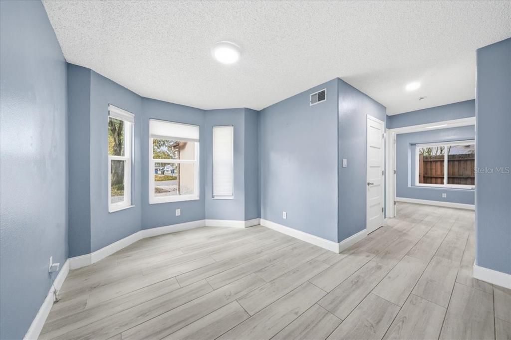 待售: $599,000 (4 贝兹, 2 浴室, 2193 平方英尺)