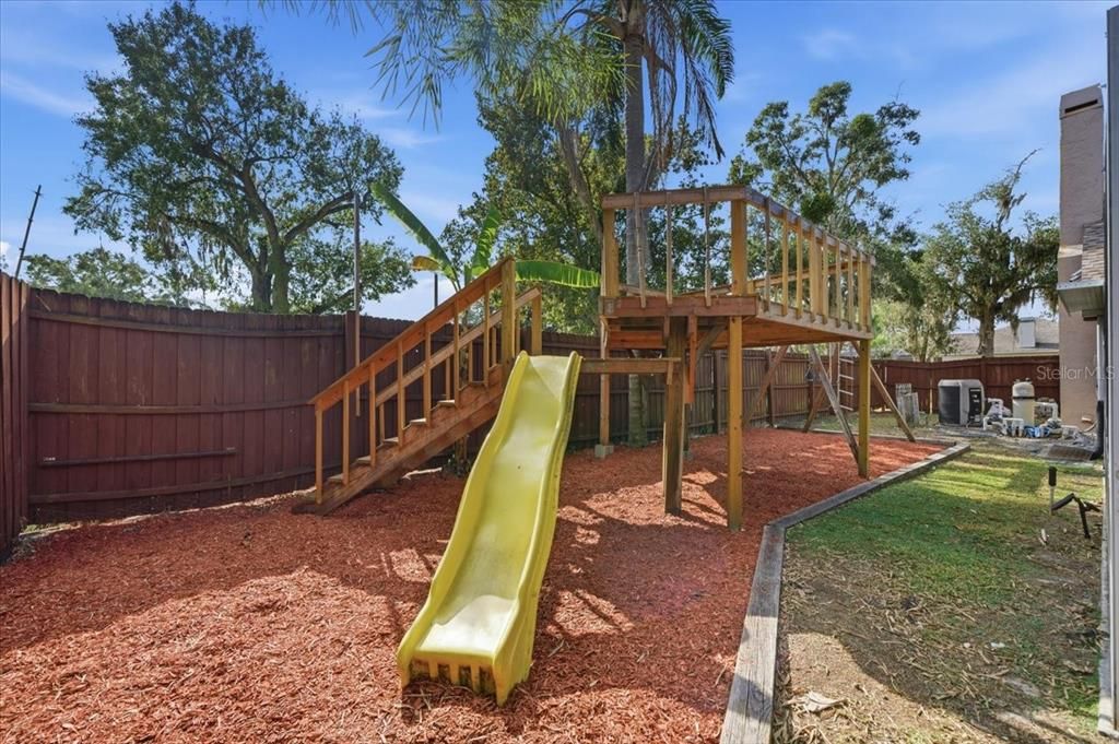 待售: $599,000 (4 贝兹, 2 浴室, 2193 平方英尺)