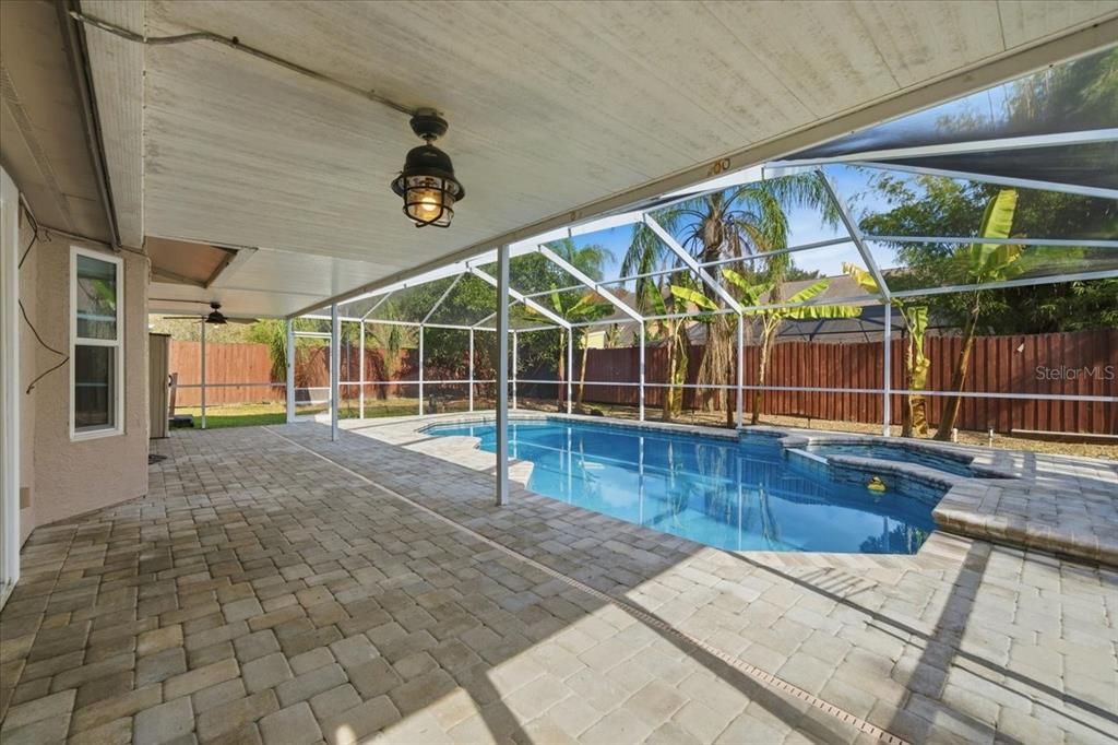 待售: $599,000 (4 贝兹, 2 浴室, 2193 平方英尺)