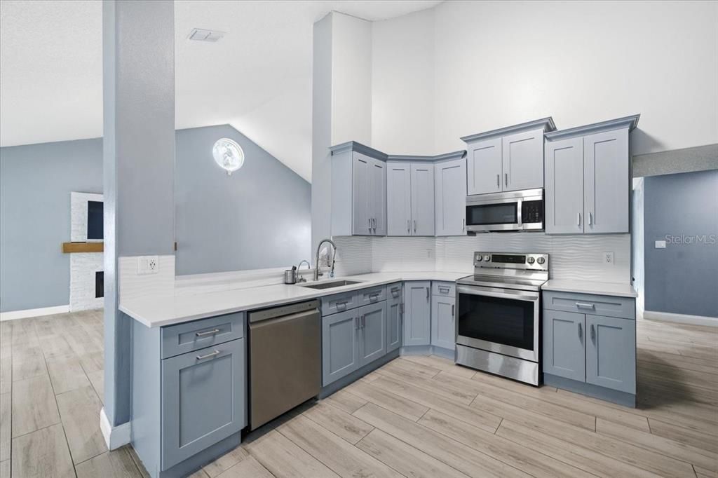 待售: $599,000 (4 贝兹, 2 浴室, 2193 平方英尺)