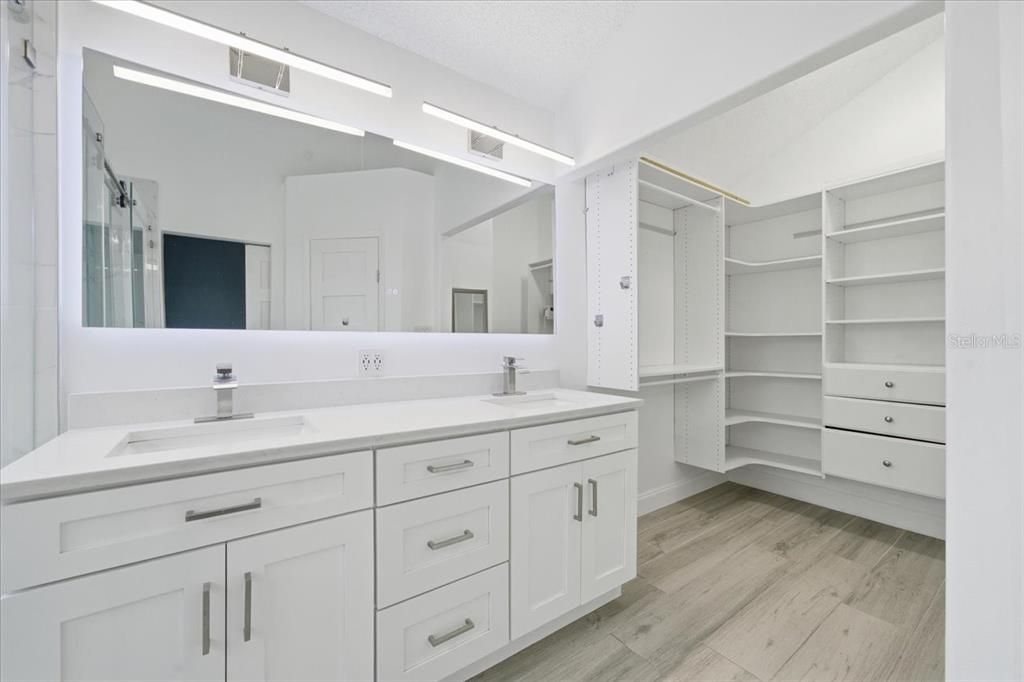 待售: $599,000 (4 贝兹, 2 浴室, 2193 平方英尺)