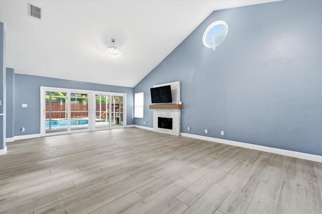 待售: $599,000 (4 贝兹, 2 浴室, 2193 平方英尺)