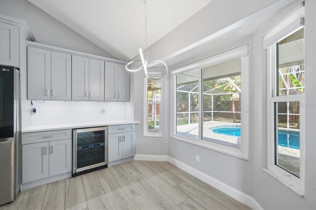 待售: $599,000 (4 贝兹, 2 浴室, 2193 平方英尺)