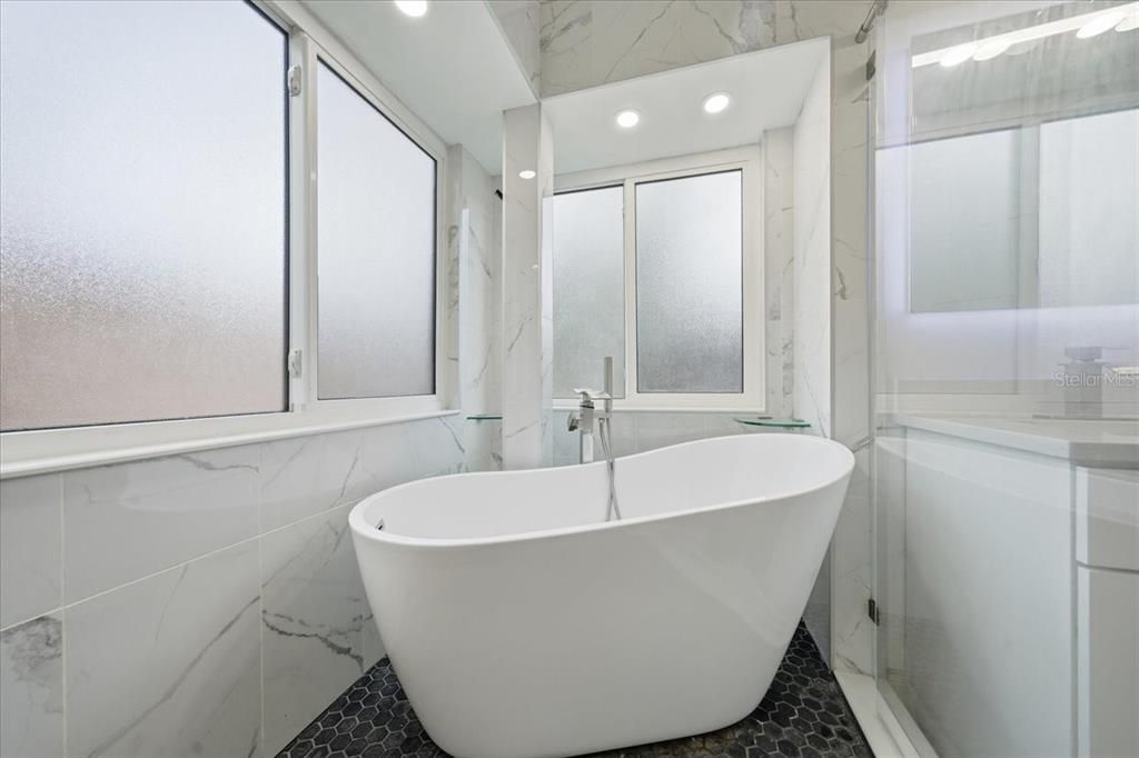 待售: $599,000 (4 贝兹, 2 浴室, 2193 平方英尺)