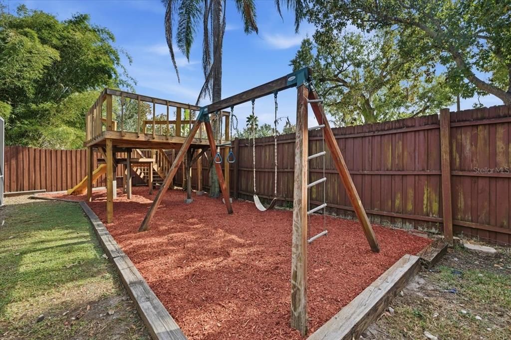 待售: $599,000 (4 贝兹, 2 浴室, 2193 平方英尺)