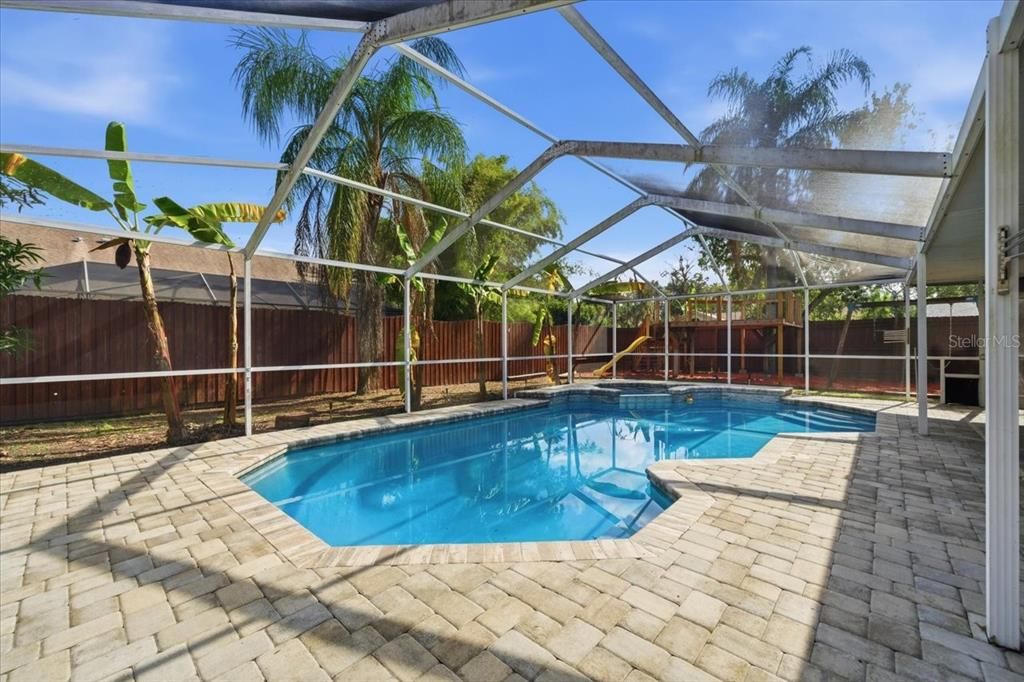 待售: $599,000 (4 贝兹, 2 浴室, 2193 平方英尺)