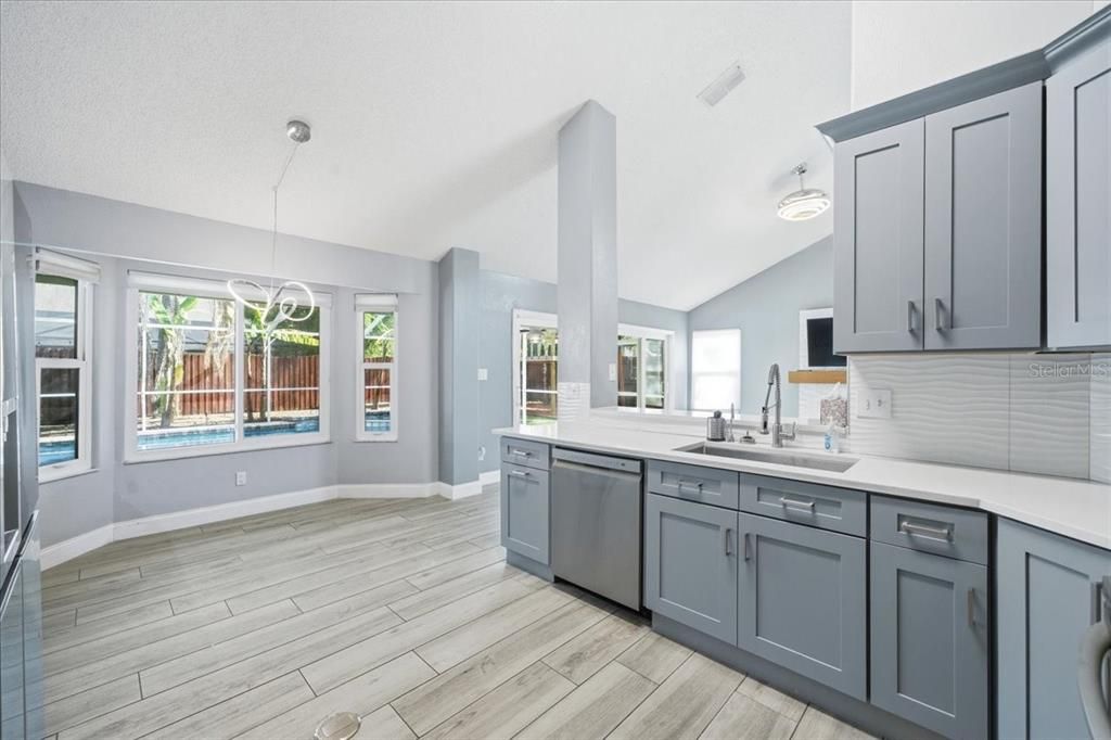 待售: $599,000 (4 贝兹, 2 浴室, 2193 平方英尺)