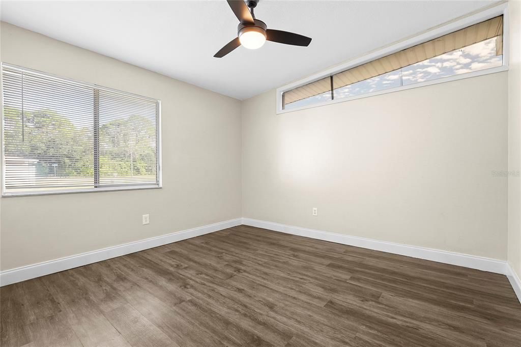 合同活跃: $325,000 (0 贝兹, 0 浴室, 1878 平方英尺)