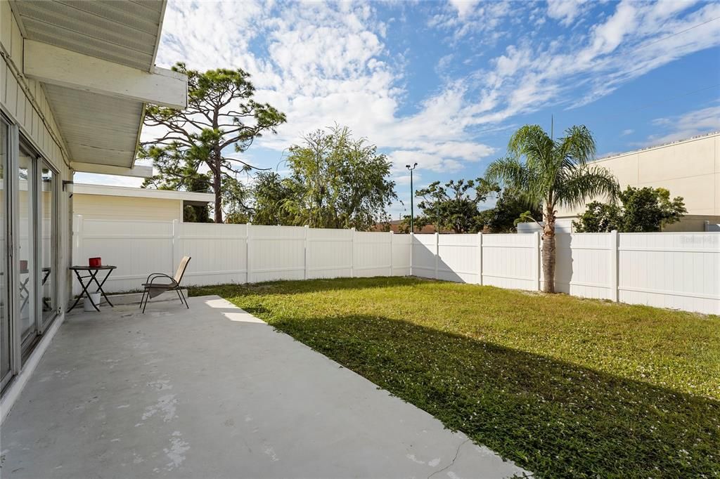 合同活跃: $325,000 (0 贝兹, 0 浴室, 1878 平方英尺)