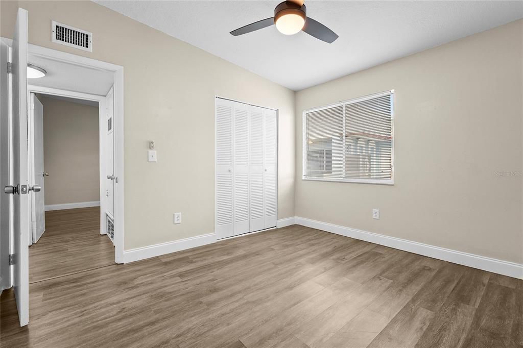 合同活跃: $325,000 (0 贝兹, 0 浴室, 1878 平方英尺)