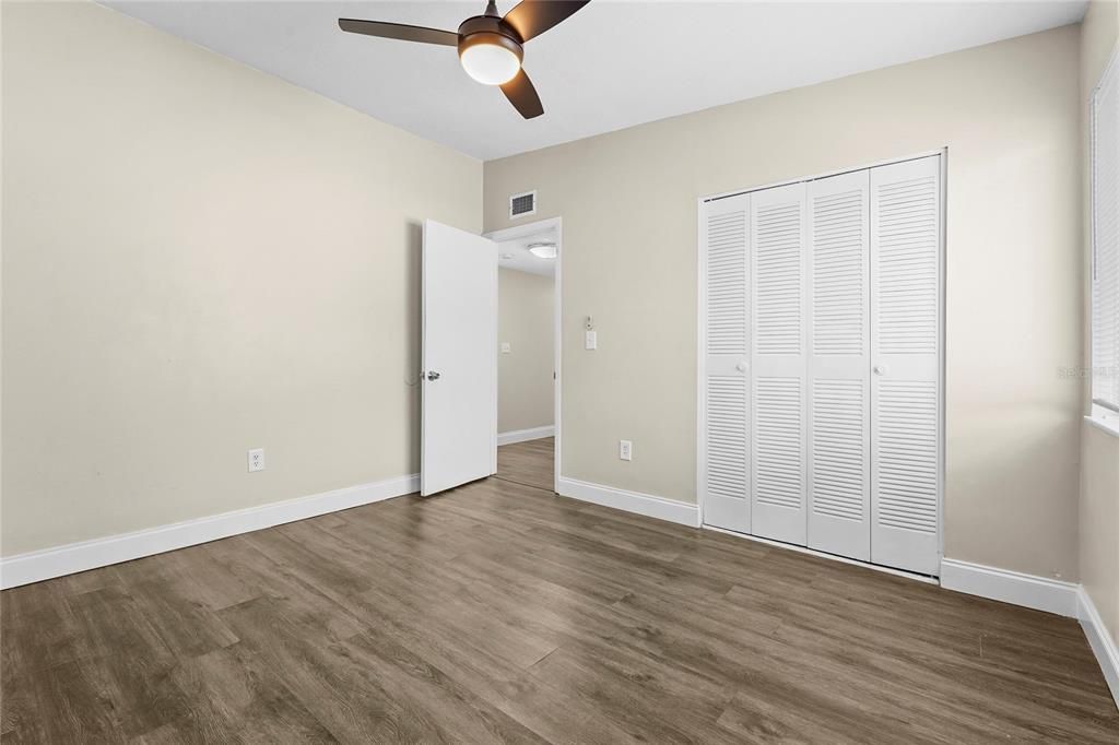 合同活跃: $325,000 (0 贝兹, 0 浴室, 1878 平方英尺)