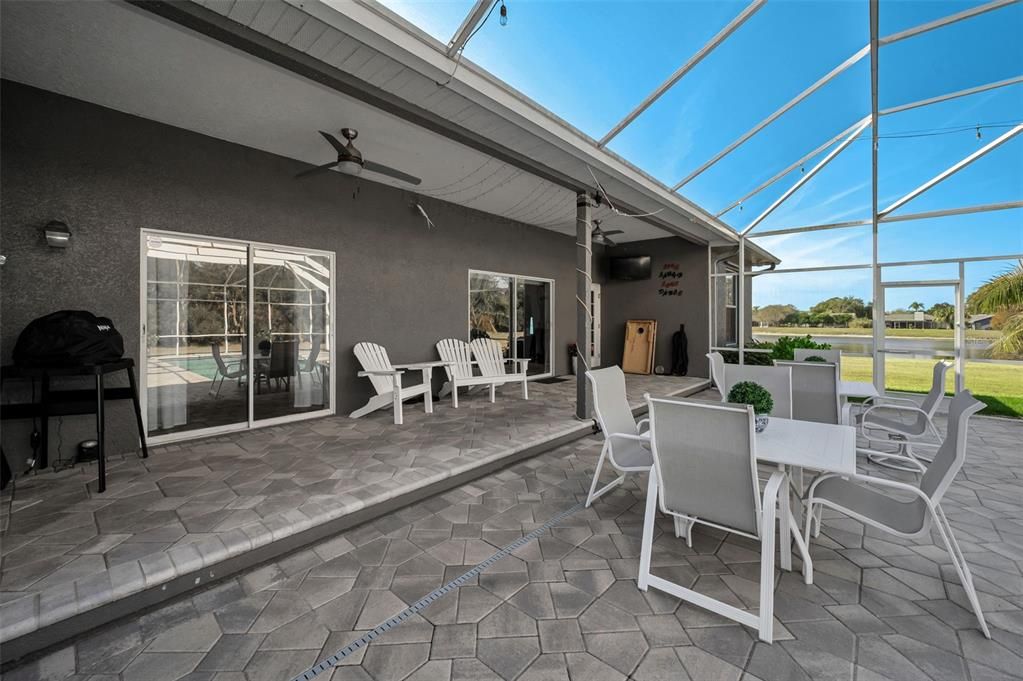 待售: $625,000 (4 贝兹, 3 浴室, 2462 平方英尺)