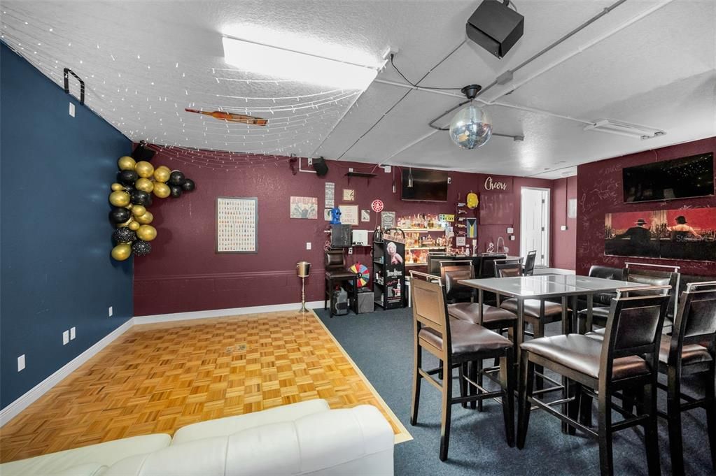 待售: $625,000 (4 贝兹, 3 浴室, 2462 平方英尺)