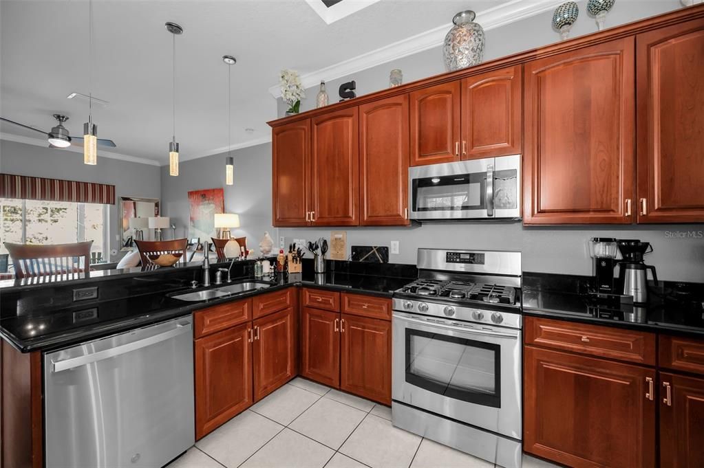 待售: $625,000 (4 贝兹, 3 浴室, 2462 平方英尺)